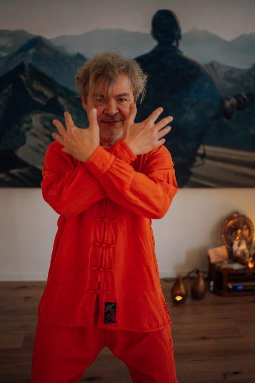 Thomas Kral (Thommy) – Tai-Chi-Bewegungsform 6
